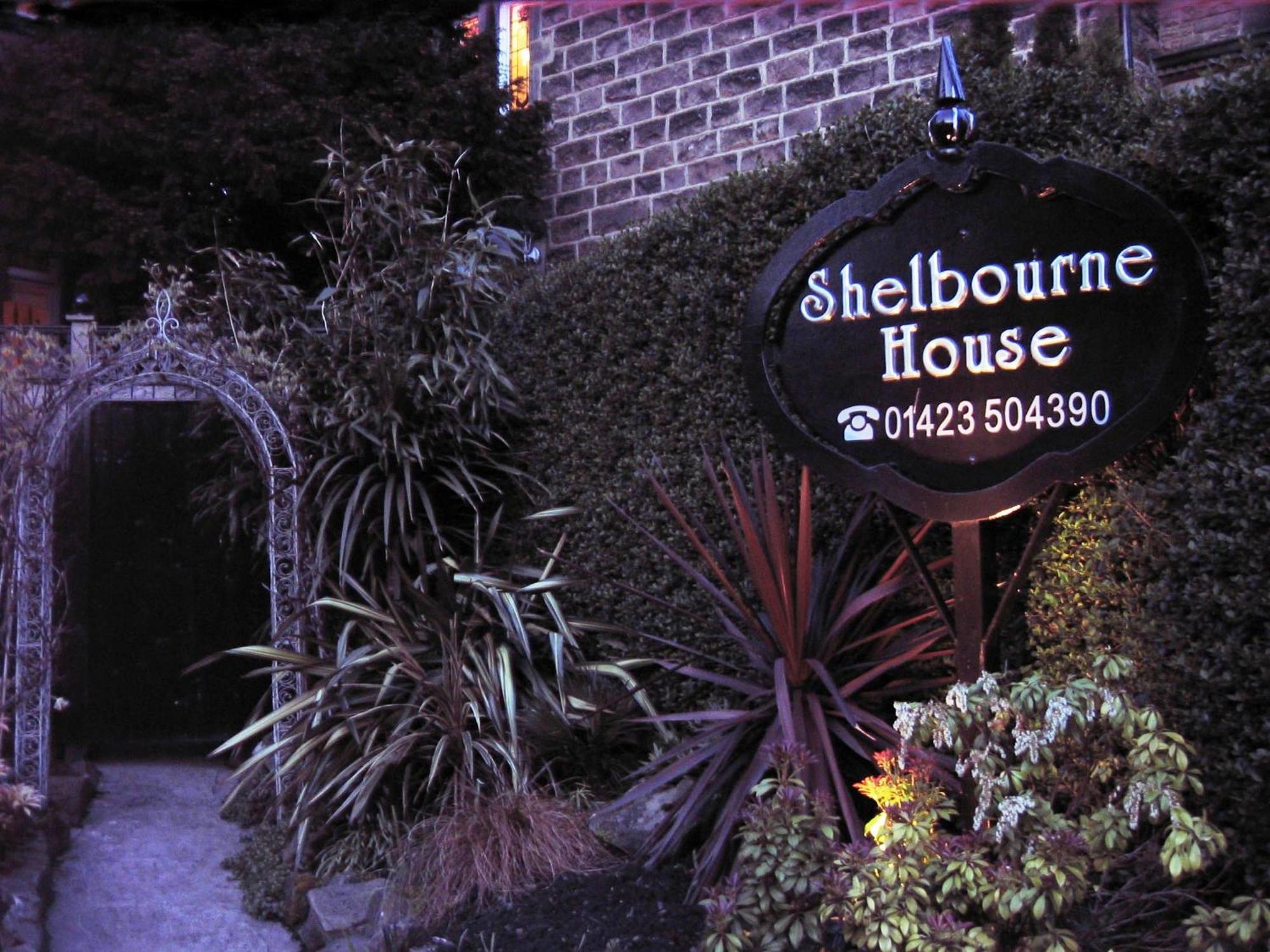 Shelbourne House Acomodação com café da manhã Harrogate Exterior foto